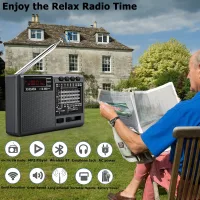 XHDATA D-368 bahçede dinlenirken; MP3, Bluetooth ve kulaklık özellikleri