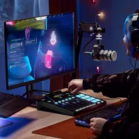 Rode PodMic Dinamik Podcast Mikrofonu ve StreamEye Boom Kol Seti